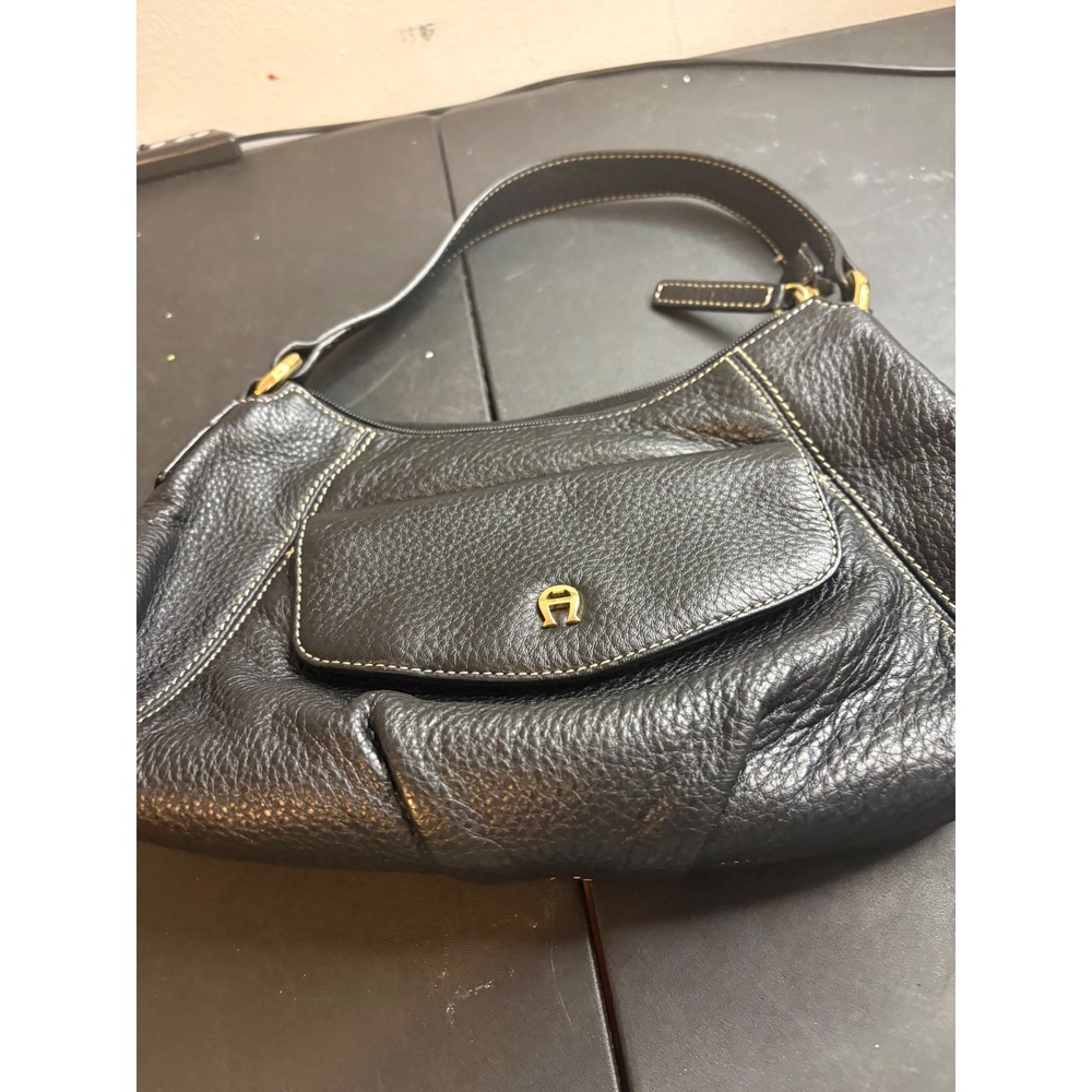 Etienne Aigner Black Pebbled Leather Shoulder Bag Contrast Stitch Hobo Gold Logo
